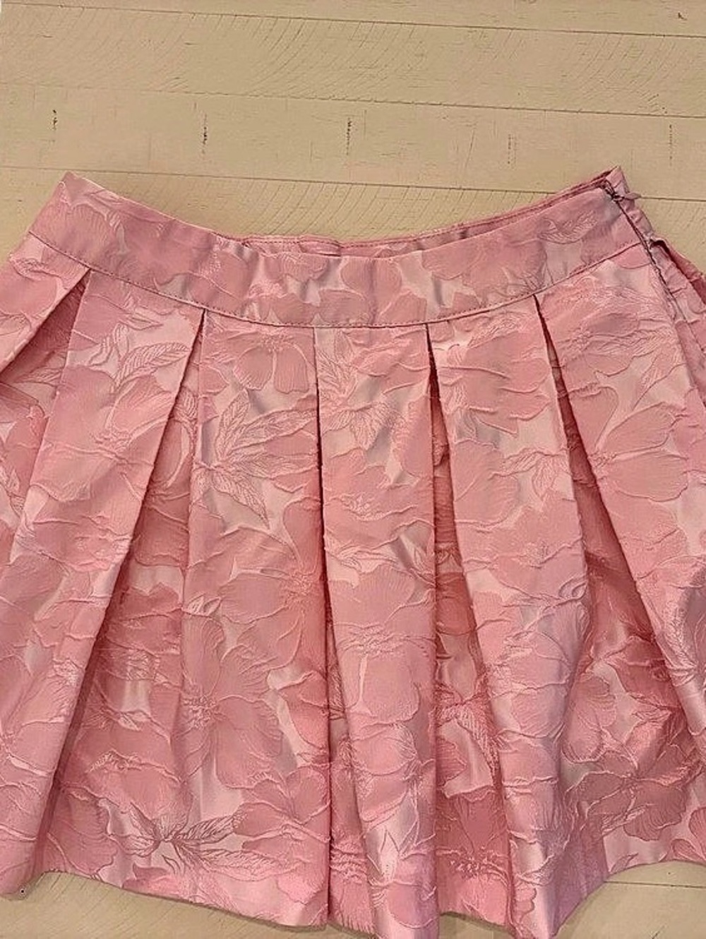 Altar'd State Floral Pleated Skirt in Pink Size Small Like New